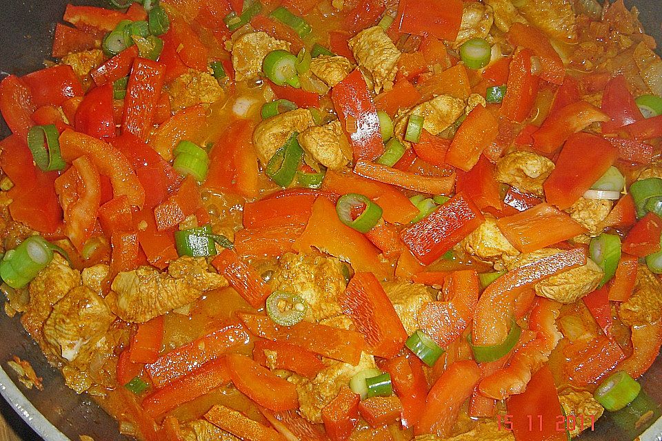 Verschärftes Sesam-Curry Hähnchen