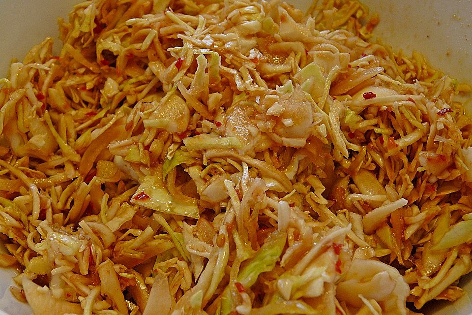 Asiatisch angehauchter Krautsalat