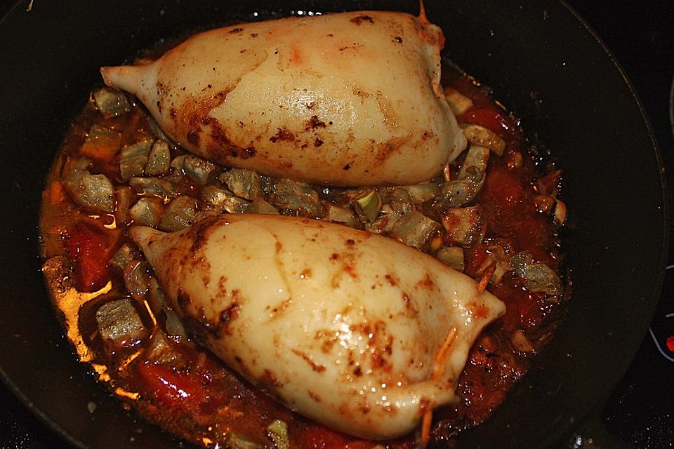 Gefüllter Tintenfisch mit Scampi und Wirsing