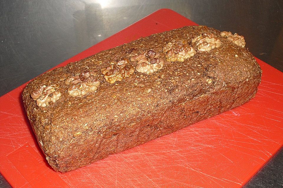 Möhren-Walnuss-Brot