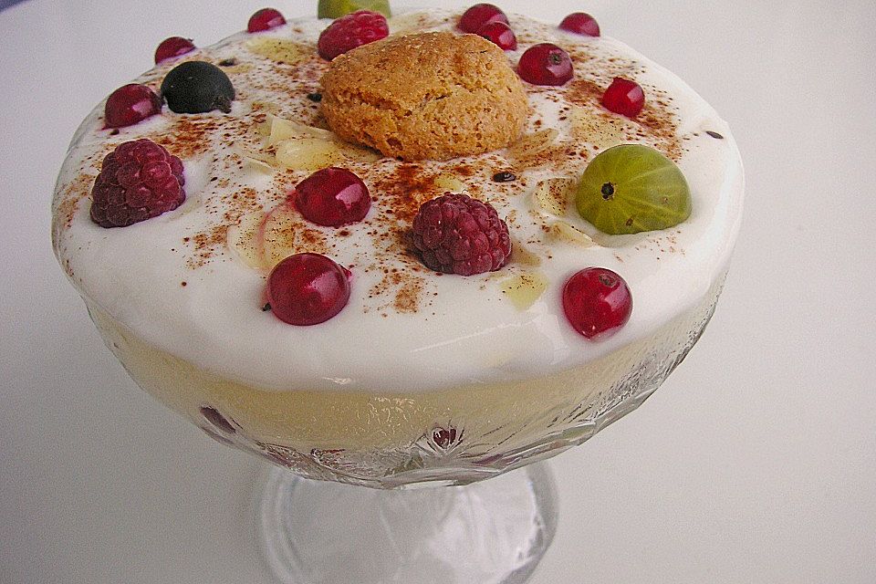 Amaretto - Beeren - Schichtdessert