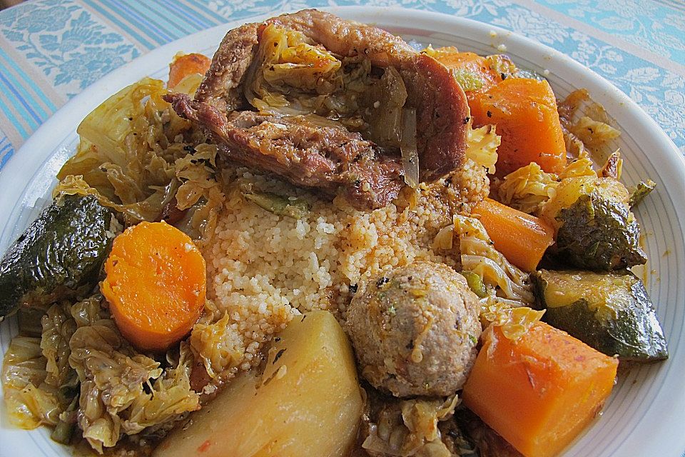 Couscous mit Lamm und Hackbällchen