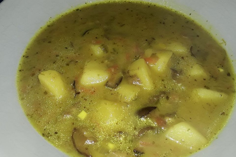 Kartoffelsuppe nach Tante Pehs Art