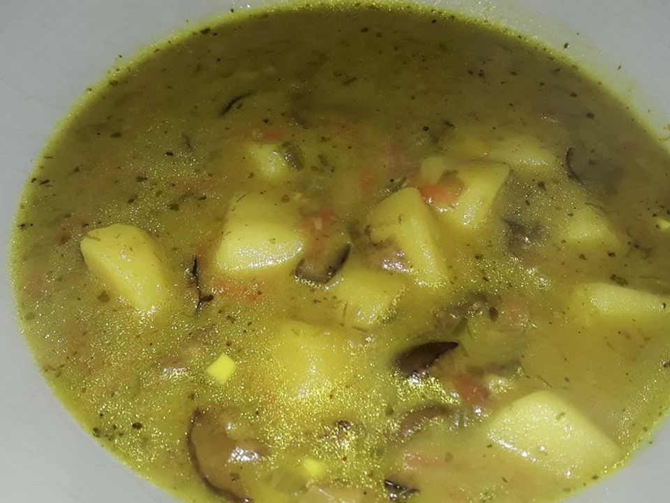 Kartoffelsuppe nach Tante Pehs Art von DoloresPepper| Chefkoch