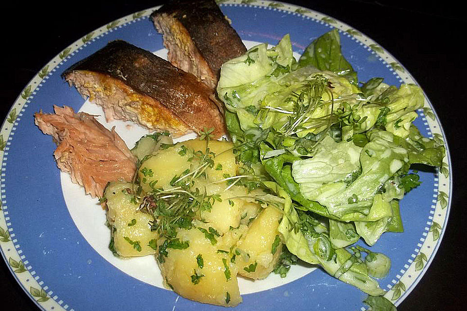 Ganzer Lachs aus dem Ofen