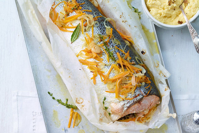 Ganzer Lachs Aus Dem Ofen