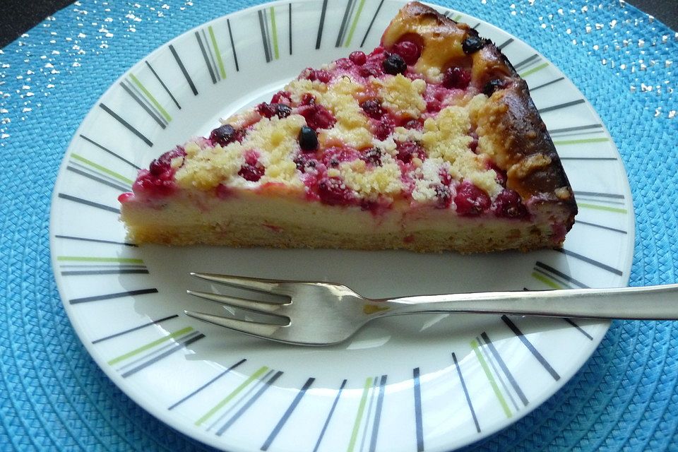 Ribisel-Topfen Kuchen mit Streuseln