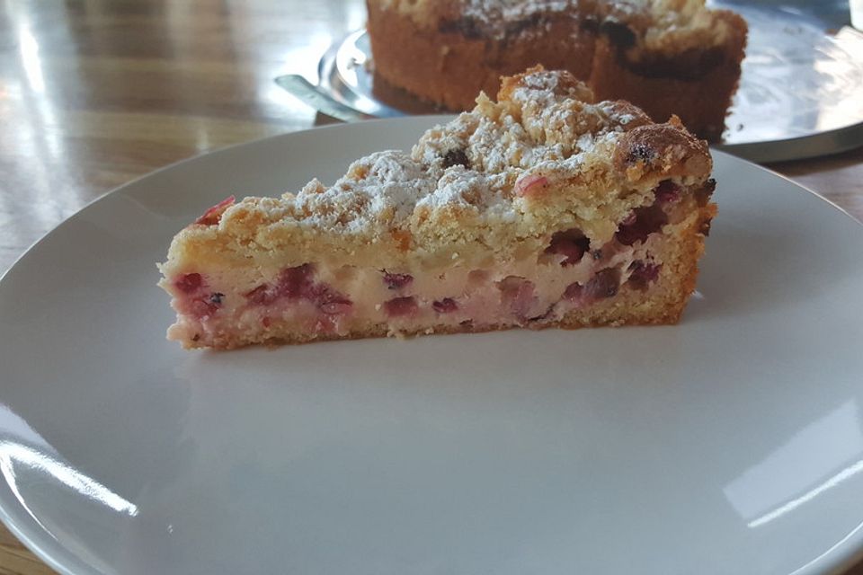 Ribisel-Topfen Kuchen mit Streuseln