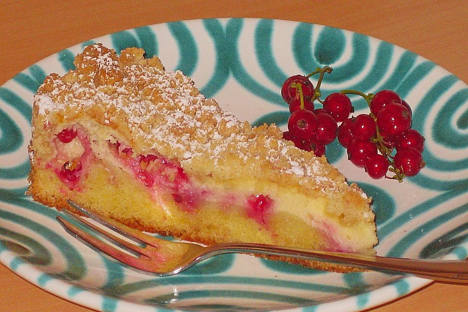 Ribisel-Topfen Kuchen mit Streuseln