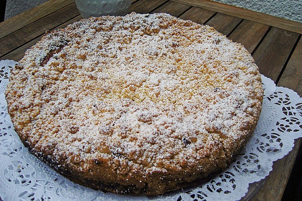 Ribisel-Topfen Kuchen mit Streuseln