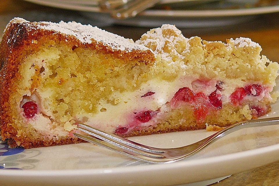 Ribisel-Topfen Kuchen mit Streuseln