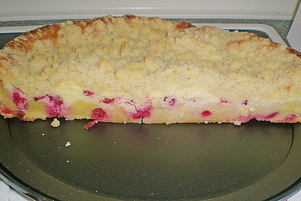 Ribisel-Topfen Kuchen mit Streuseln