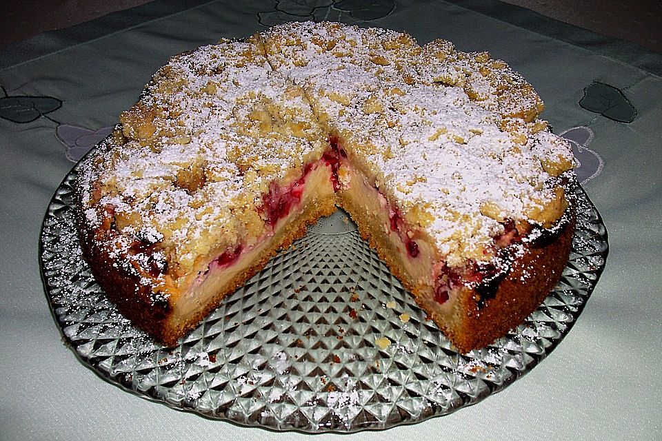 Ribisel-Topfen Kuchen mit Streuseln