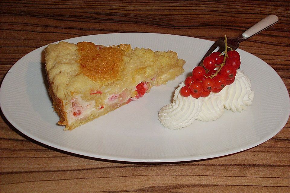 Ribisel-Topfen Kuchen mit Streuseln