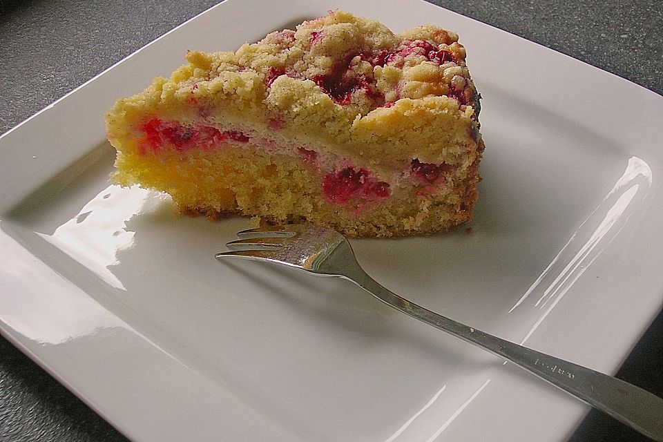 Ribisel-Topfen Kuchen mit Streuseln