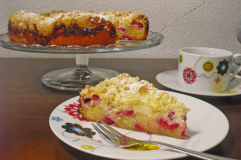 Ribisel-Topfen Kuchen mit Streuseln