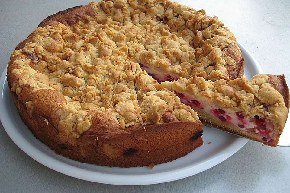 Ribisel-Topfen Kuchen mit Streuseln