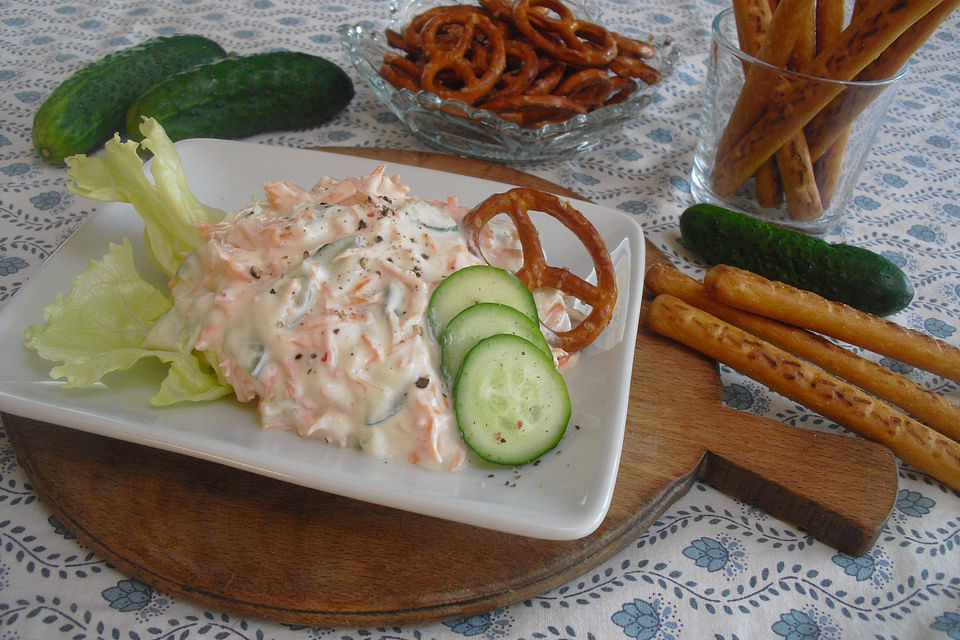 Finis Frischkäse mit Gurke und Karotte