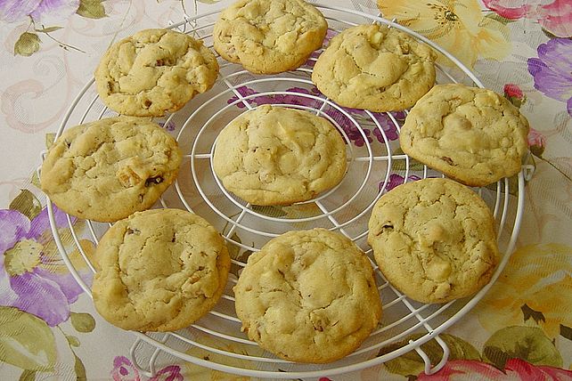 Cookies mit weißer Schokolade, Aprikosen und Walnüssen von Pumpkin-Pie ...