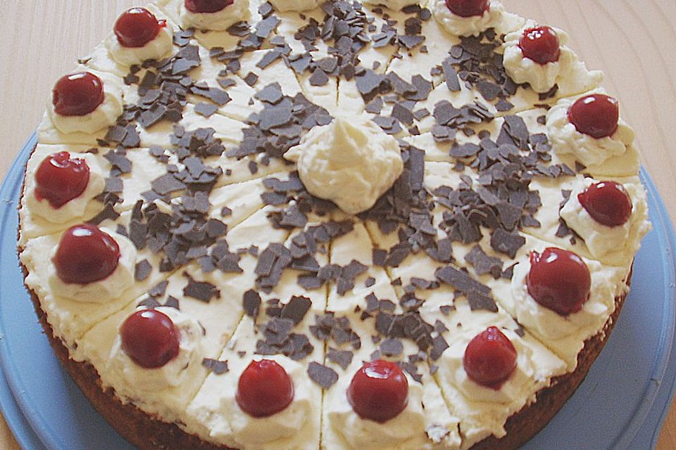 Kirsch - Stracciatella - Torte