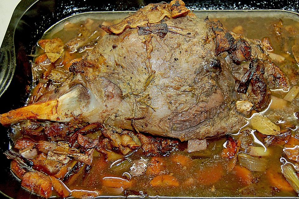 Wildschweinkeule mit Ingwer - Honig - Kruste