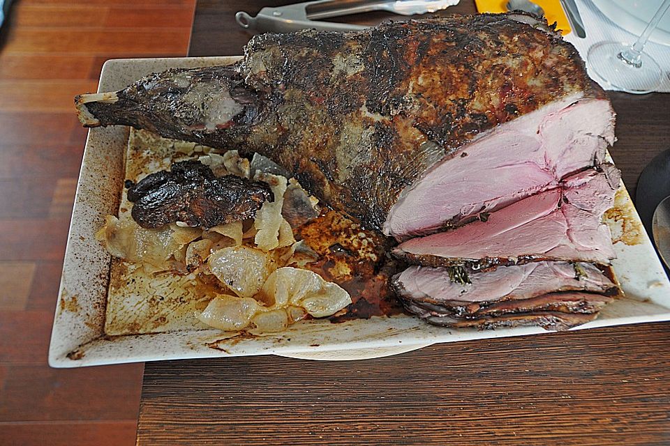 Wildschweinkeule mit Ingwer - Honig - Kruste