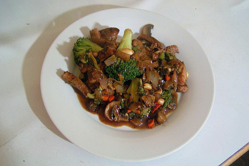 Chinesisches Rindfleisch mit Brokkoli