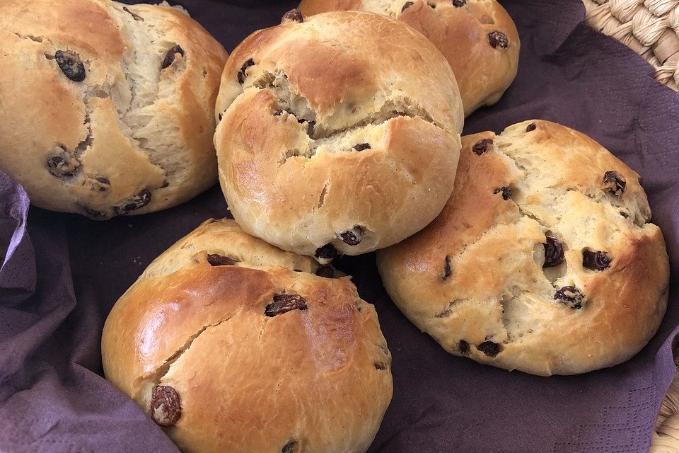 Quark-Rosinenbrötchen