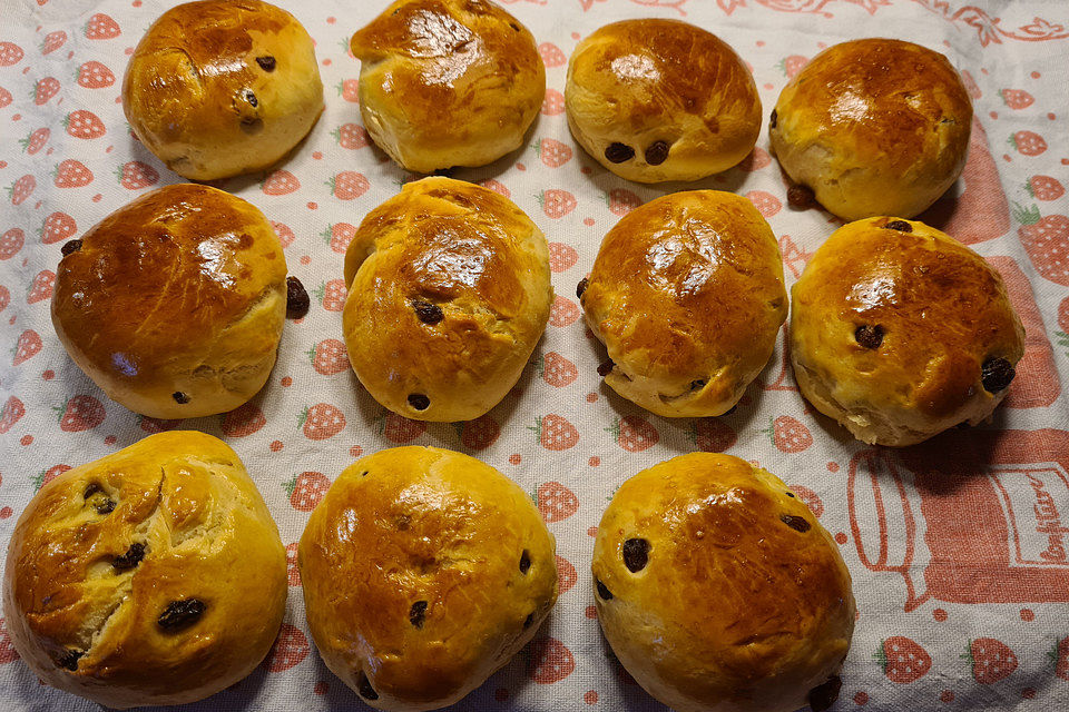 Quark-Rosinenbrötchen
