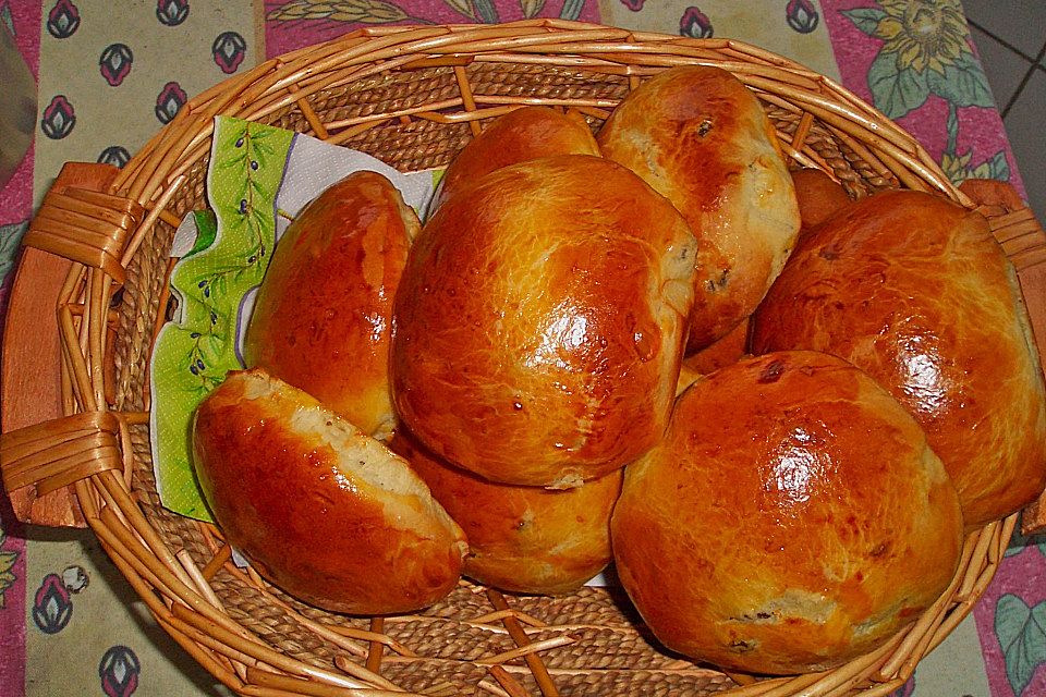 Quark-Rosinenbrötchen