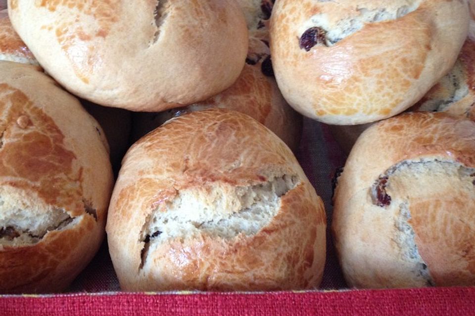 Quark-Rosinenbrötchen
