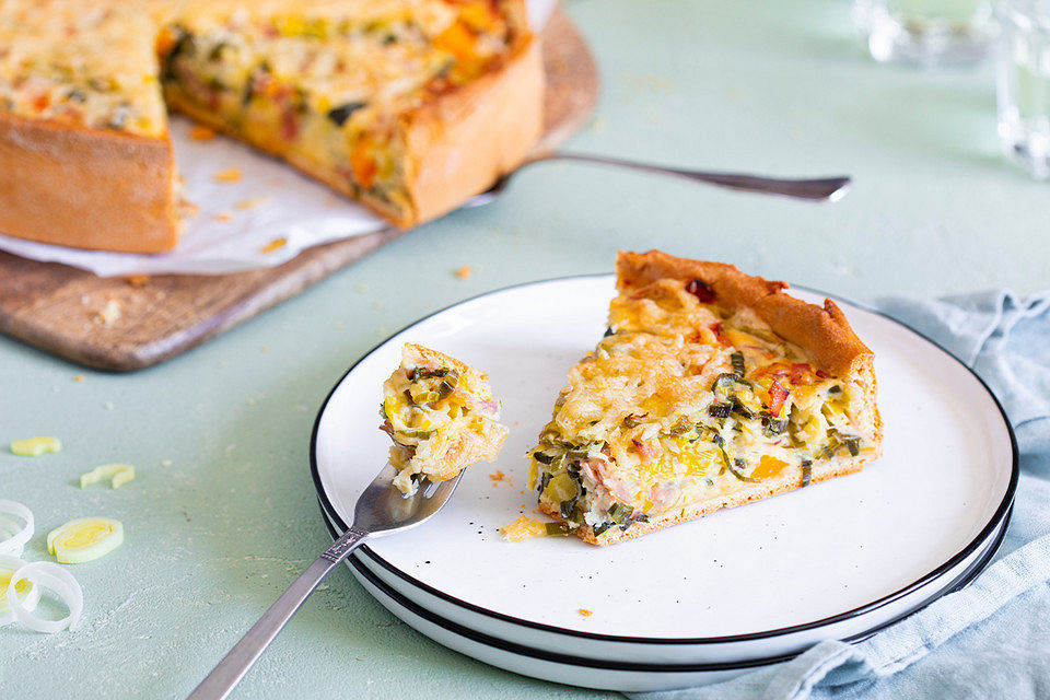 Quiche mit Schinken und Gemüse