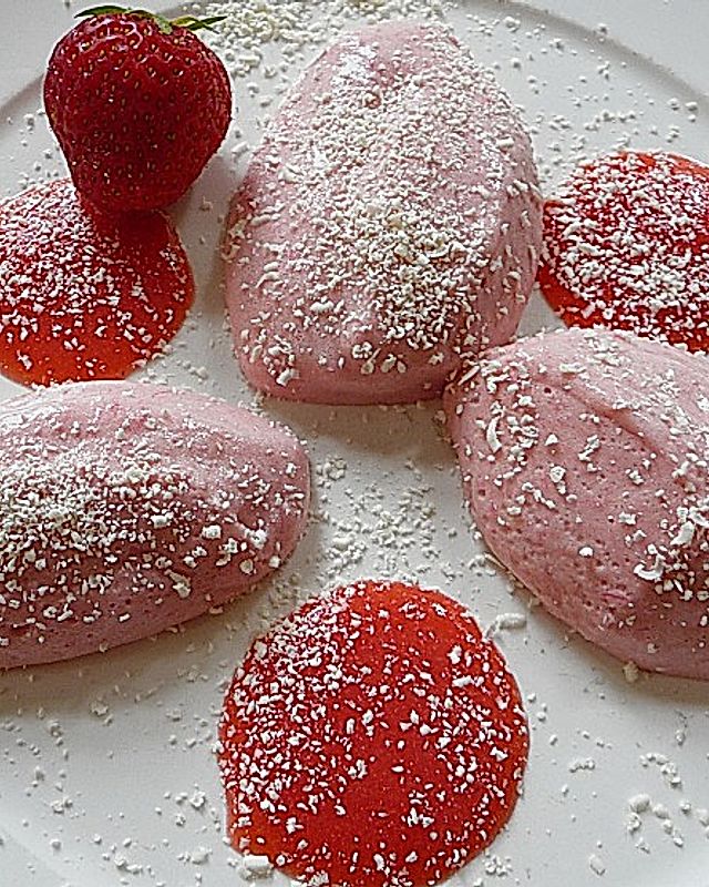 Erdbeermousse mit weißer Schokolade