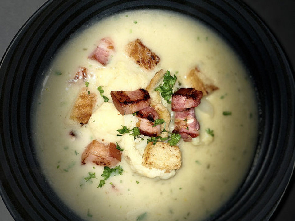 Blumenkohlsuppe mit Croûtons und Bauchspeck von Schokomaus01| Chefkoch