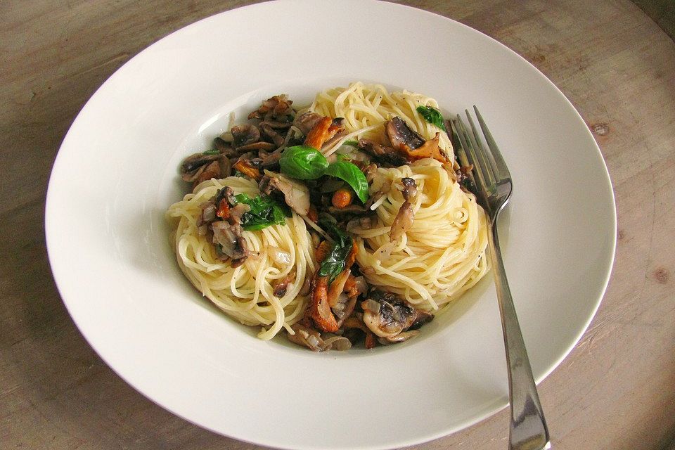 Spaghetti con Funghi