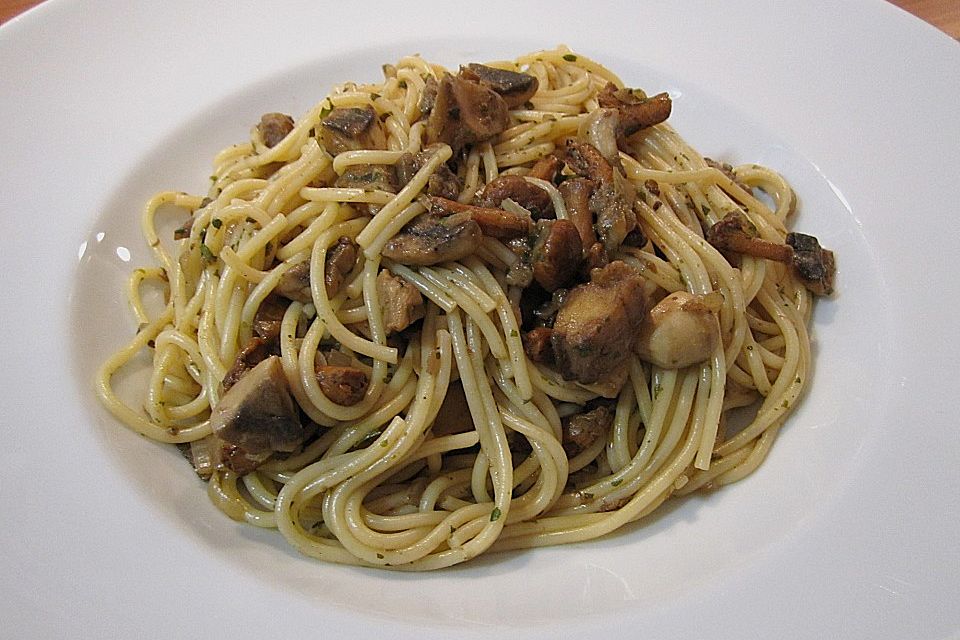 Spaghetti con Funghi