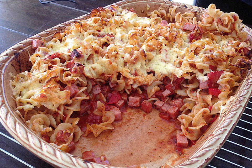 Leckerer Nudelauflauf mit Fleischkäse/Leberkäse