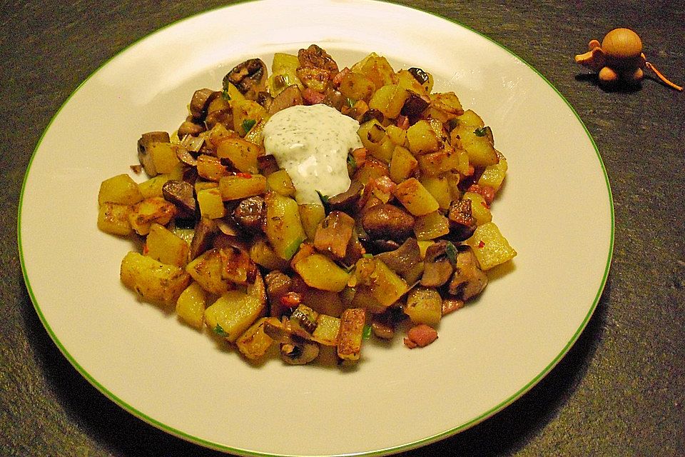 Bratkartoffeln mit Lauch und Pilzen Bratkartoffeln mit Lauch und Pilzen
