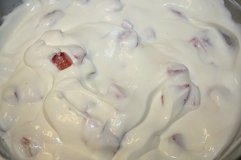 Joghurt-Quark Creme mit Erdbeeren