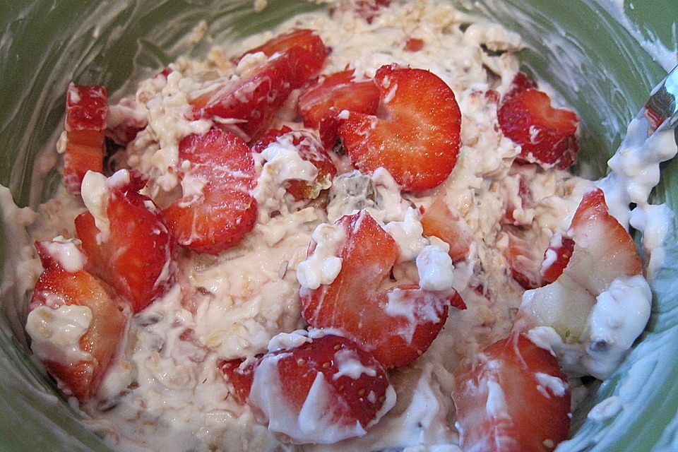 Joghurt-Quark Creme mit Erdbeeren