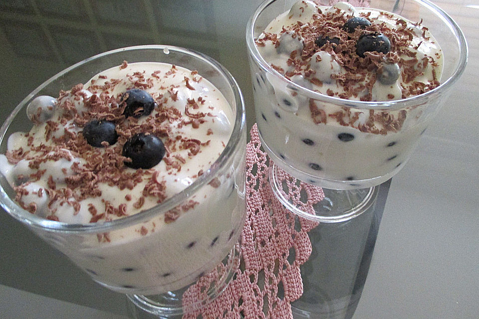 Joghurt-Quark Creme mit Erdbeeren