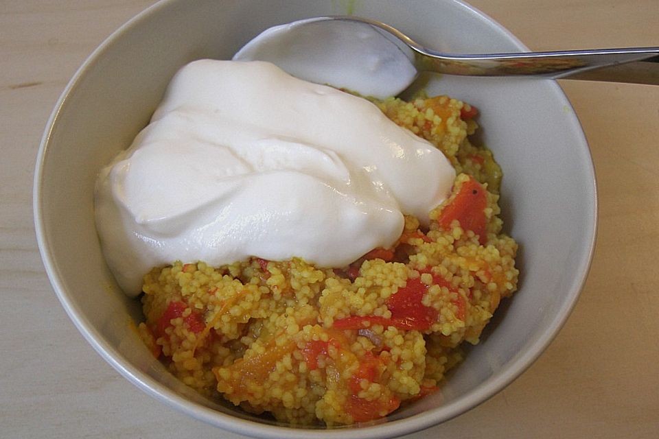 Süßscharfes Paprikacurry mit Couscous