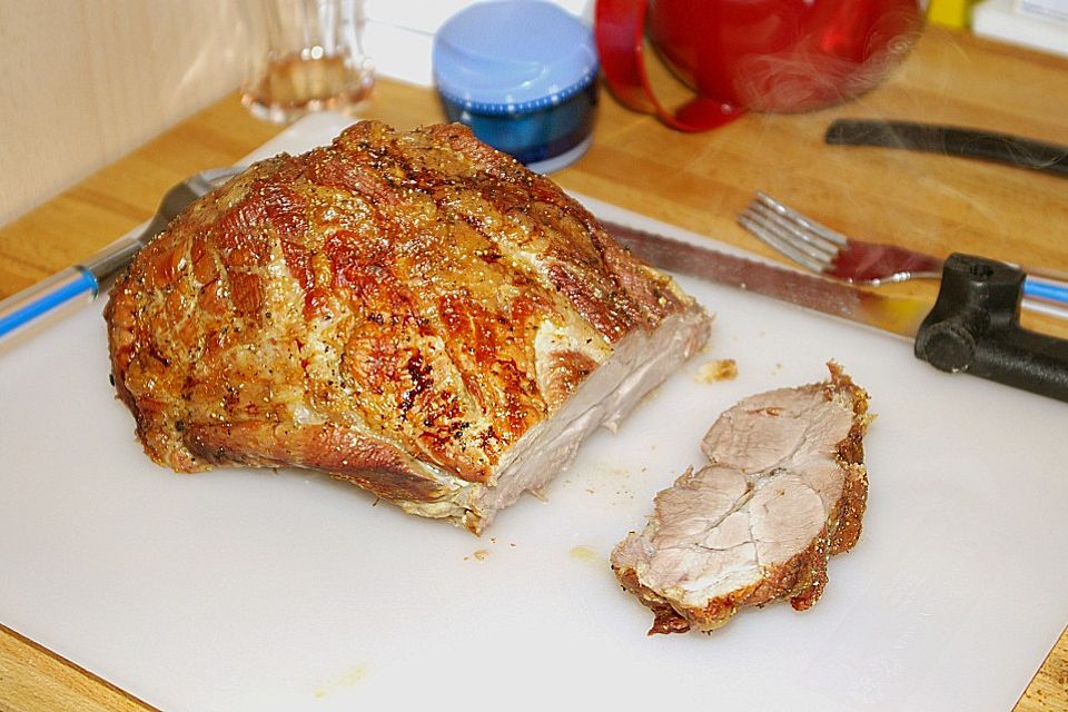 Nackenbraten im Salzbett