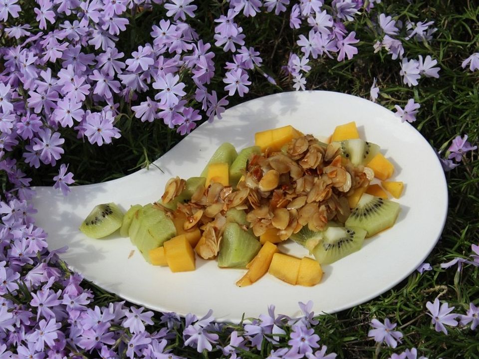 ma-jas Kiwi-Mango-Salat mit Krokant von ma-ja| Chefkoch