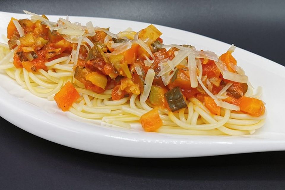 Spaghetti mit Gemüsebolognese