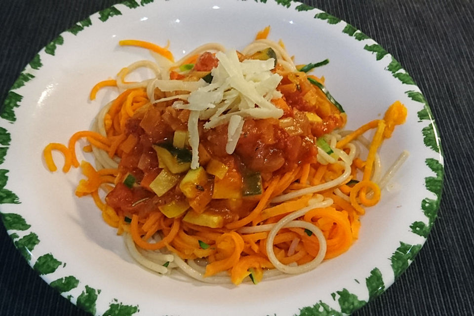 Spaghetti mit Gemüsebolognese