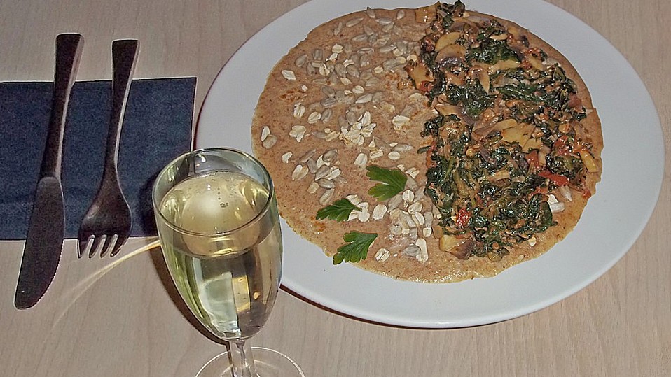 Vegetarischer Pfannkuchen mit Spinat-Champignon-Füllung von Toxicsin