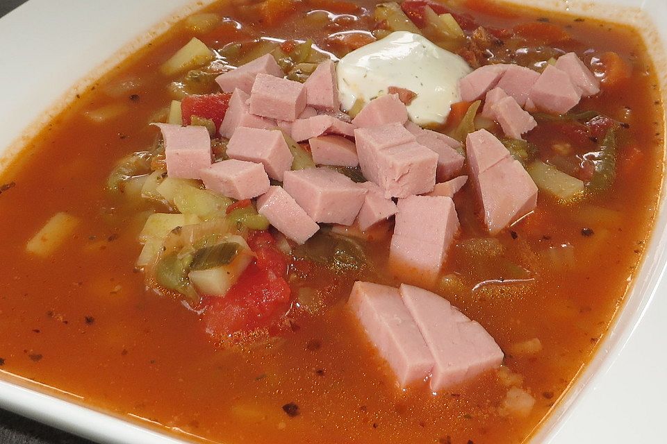 Dannys leckere Kartoffelsuppe mit Fleischwurst