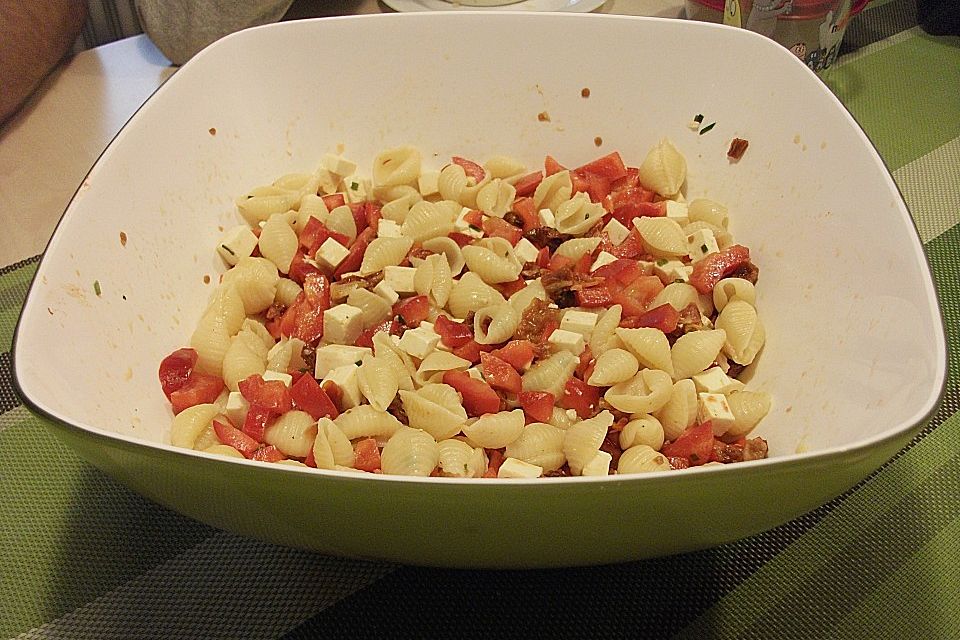 Roter Pastasalat