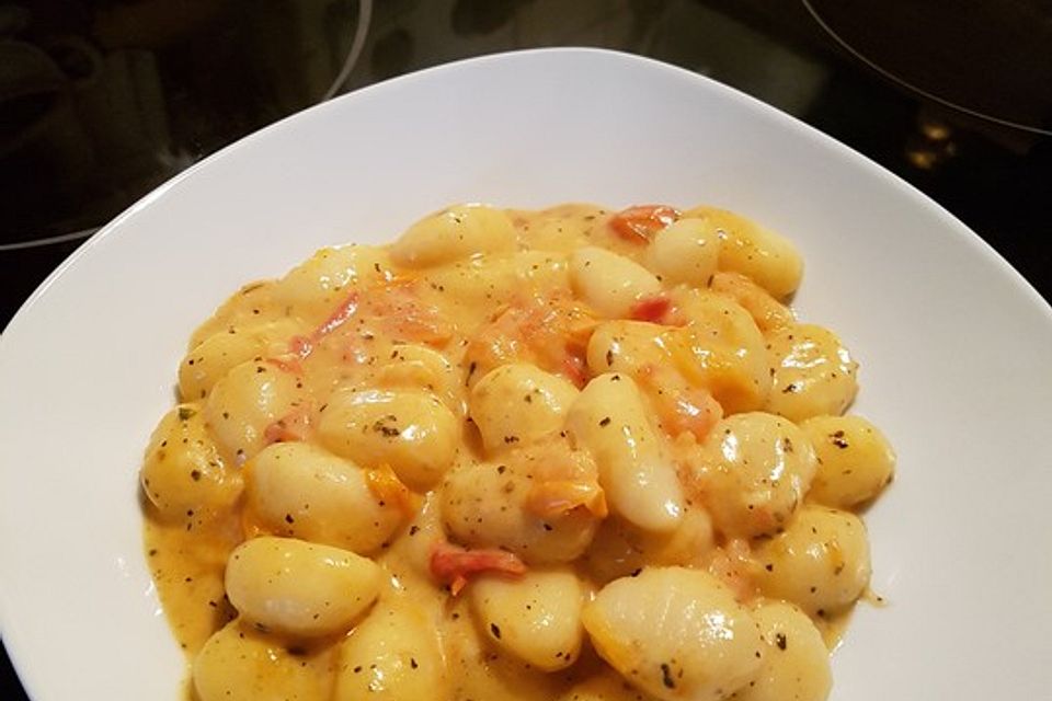 Gnocchi mit Tomaten und Mozzarella